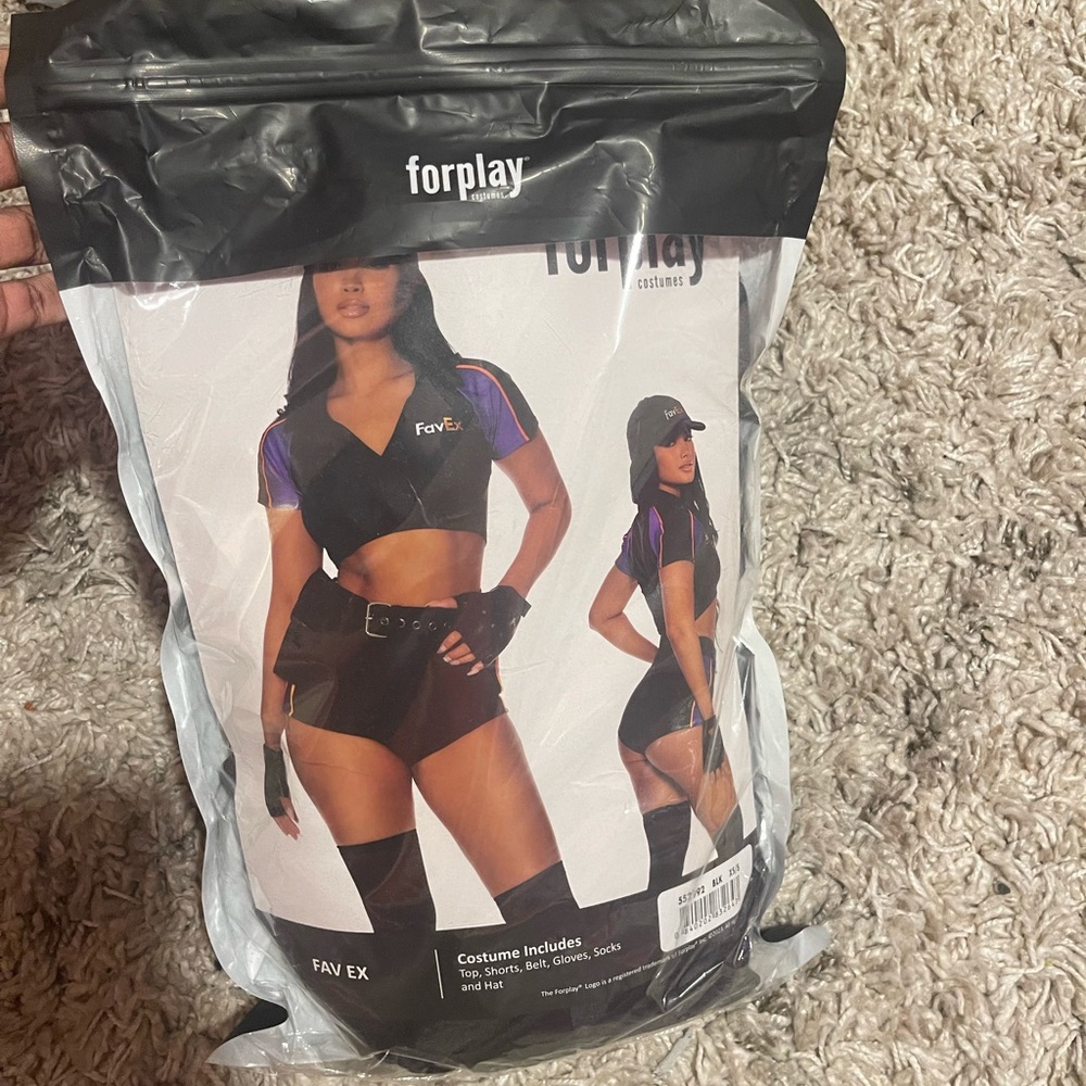 fav ex/ fed ex costume